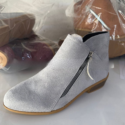 Stivaletti con tacco medio e zip laterale